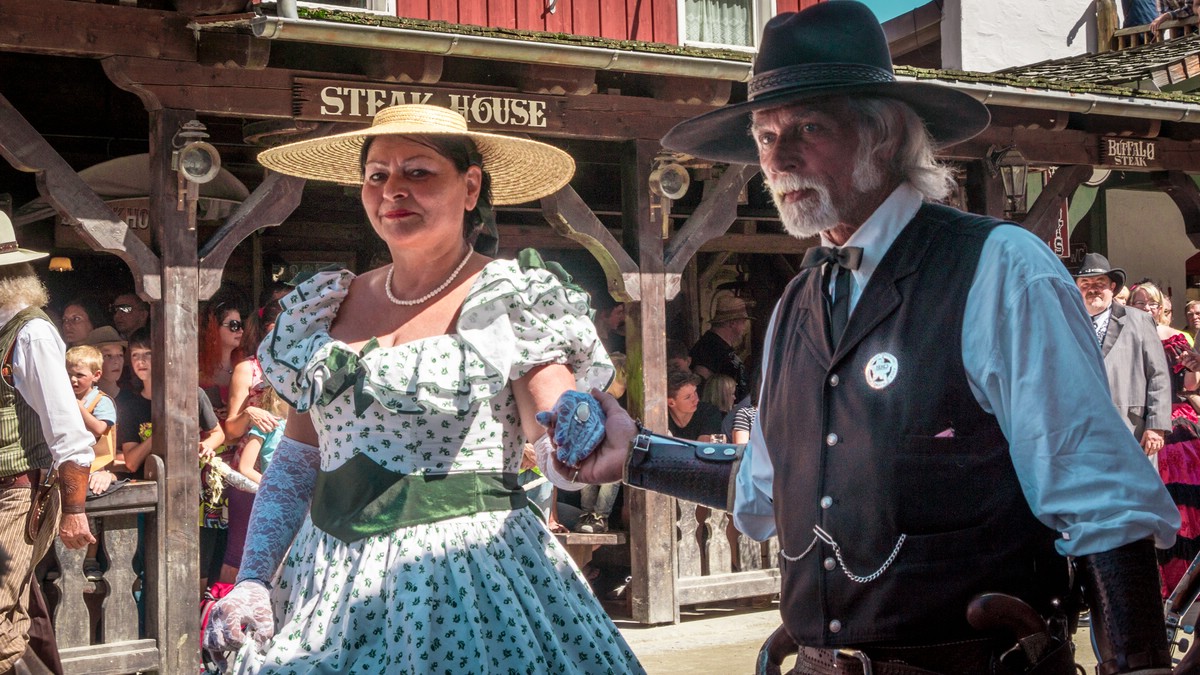 O Fotomagazin / Pullman City 2016